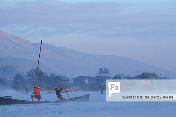 Burma  Shan States  Inle Lake  fishermen collecting algae