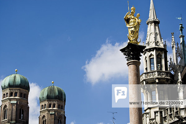 Deutschland  Bayern  Mariensäule  Marienkirche und Rathaus in München