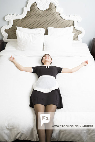 Maid Handauflegen Bett