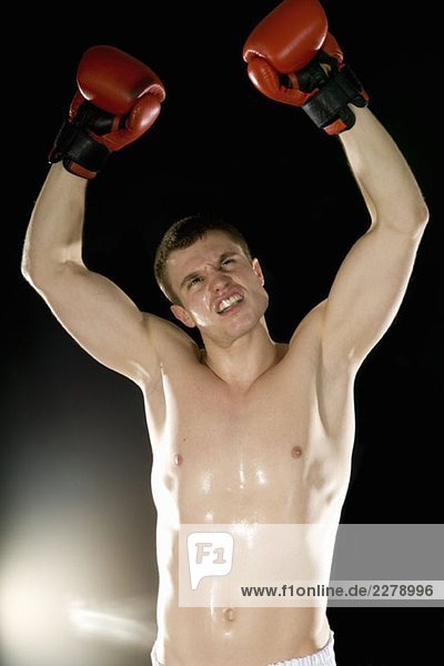 Ein Boxer beim Feiern