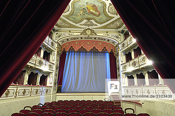Theatergebäude Theater Emilia-Romangna Italien