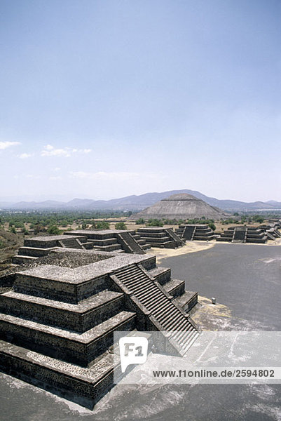 Platz des Mondes  Teotihuacan  Mexiko