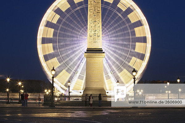 Reisenrad und Obelisk Place de la Concorde am Abend Paris Frankreich