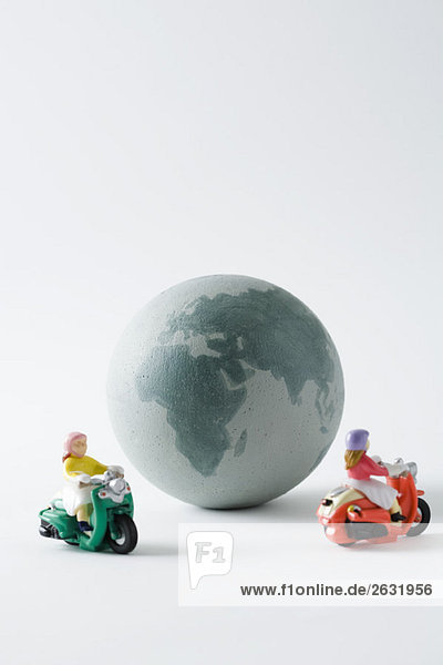 Miniatur-Mopeds rund um den Globus