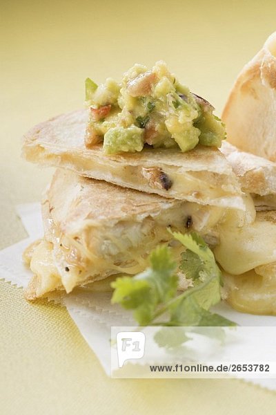 Quesadillas mit Hähnchen und Guacamole (Mexiko)