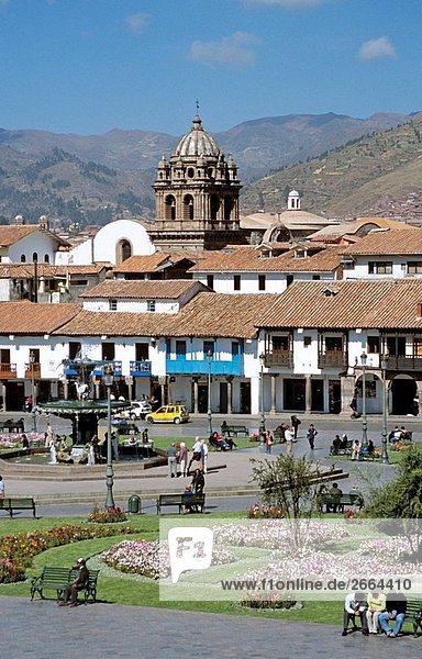 Blick über die Plaza de Armas  Iglesia De La Merced  Cusco  Peru