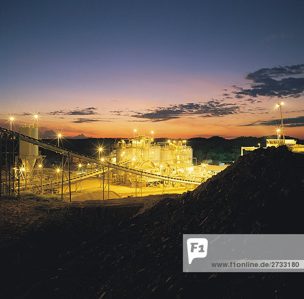 Goldmine Industrie in der Dämmerung in Australien