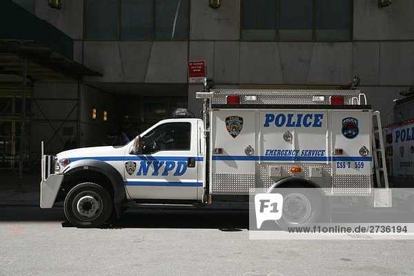 Ein Lastwagen der New Yorker Polizei.