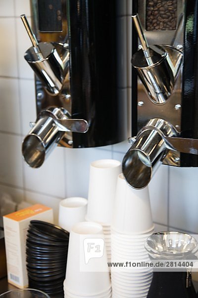 Eine Kaffee-Maschine in ein CafÈ Schweden.