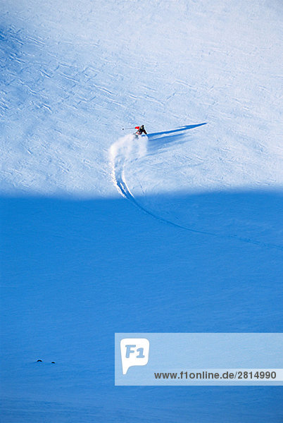 Ein Skifahrer Offpiste Norwegen.