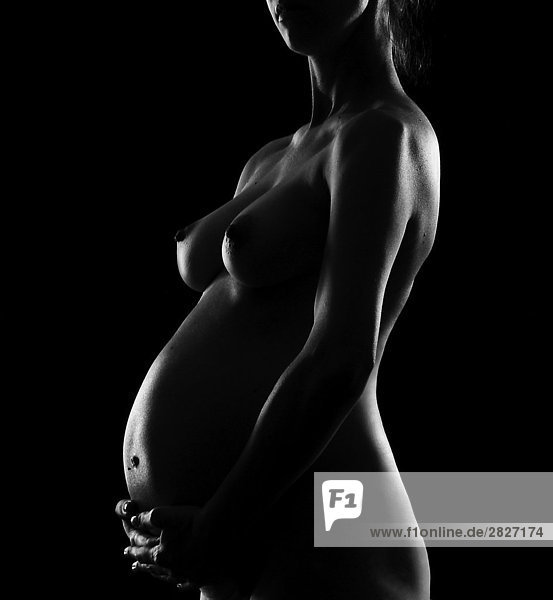 schwangere Frau  schwarz und weiß