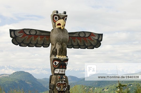 A totem pole along the Malahat Drive near Victoria  Vancouver Island  British Columbia  Canada.