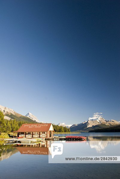 The boathouse at Maligne Lake in Jasper National Park  Alberta  Canada.