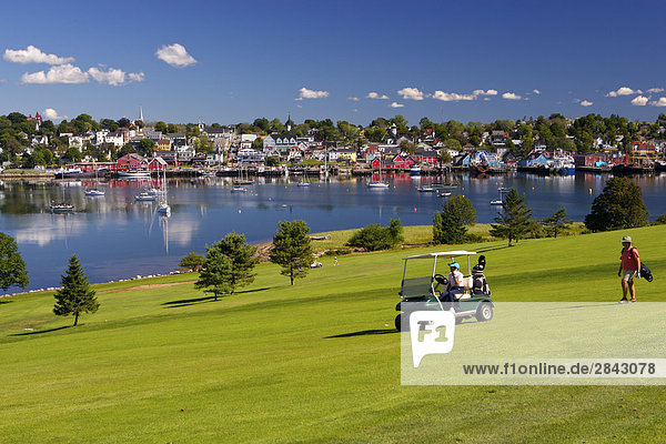 Hafen Stadt Ansicht Golfsport Golf UNESCO-Welterbe Kanada Verein Lunenburg Nova Scotia Neuschottland