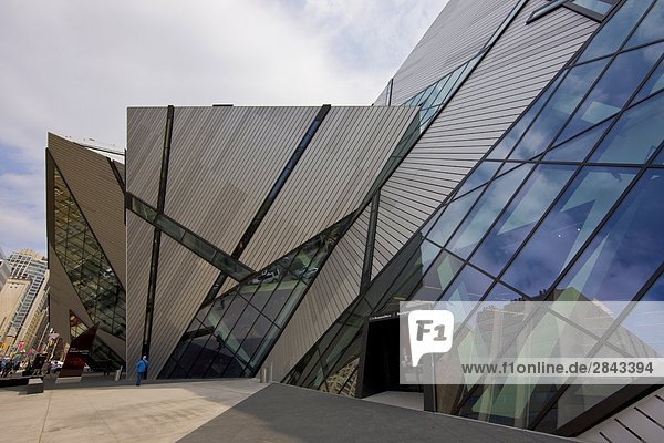 Die Michael Lee-Chin Crystal entworfen (von dem renommierten Architekten Daniel Libeskind) Eingang zum Royal Ontario Museum in der Stadt Toronto  Ontario  Kanada