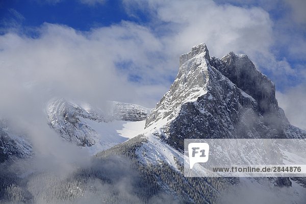 nahe Winter Morgen Wind Nebel Rocky Mountains Canmore Alberta Alberta Kanada kanadisch
