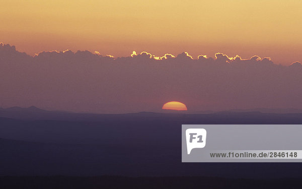 Sonnenaufgang über Itcha Berge Chilcotin Region British Columbia Kanada.