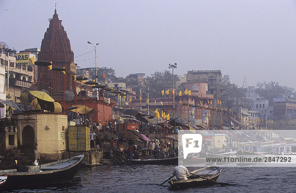 India  Varanasi  Ganges Ghats  religious pilgrims  bathing in river