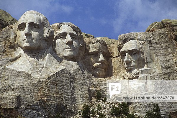 USA  South Dakota  Mount Rushmore Steinmetzarbeiten des US-Präsidenten George Washington  Thomas Jefferson  Teddy Roosevelt und Abraham Lincoln