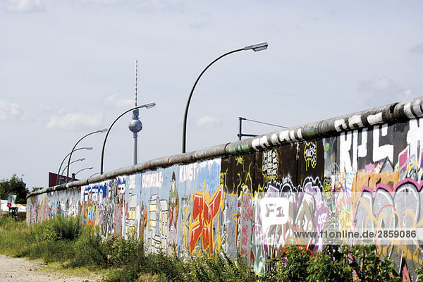 Germany  Berlin  Wall with graffiti