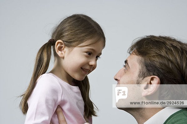 Ein Vater und eine Tochter