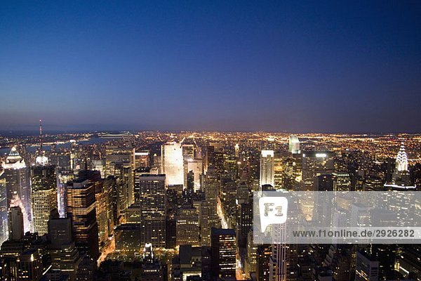 Manhattan Skyline bei Nacht  New York City
