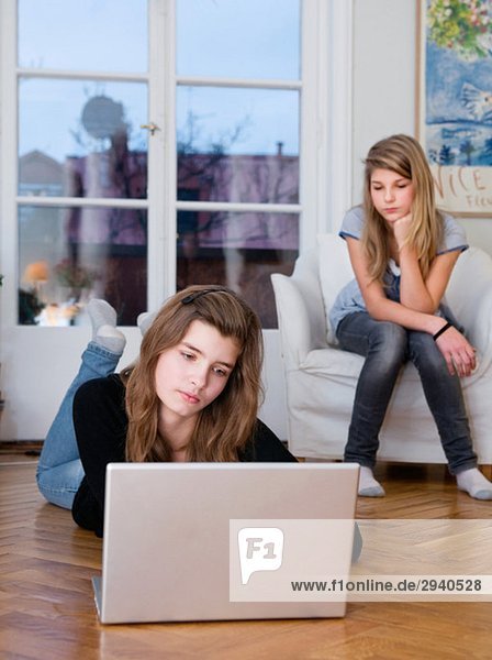 Teenagegirls with laptop
