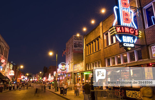 Beale Street in der Nacht  Memphis  Tennessee