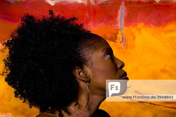 Seitenansicht Portrait einer Frau  Kamerun