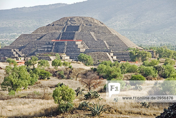 Pyramid Luna Teotihuacan culture Mexico