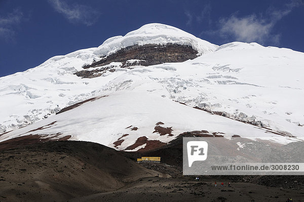 10856851  Ecuador  Cotopaxi Volcano  Cotopaxi National Park  Andes Mountains  snow covered