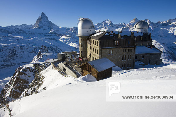 Landschaftlich schön landschaftlich reizvoll Berg Winter Wohnhaus Landschaft Hotel Matterhorn Alpen Bergstation Sternwarte Schnee Schweiz Kanton Wallis