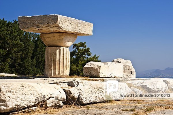 Steinerner Altar im Asklepieion von Kos  Griechenland