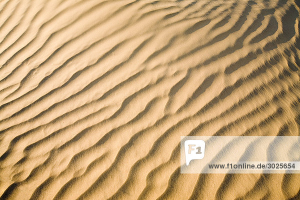 Sandrippel in der Wüste