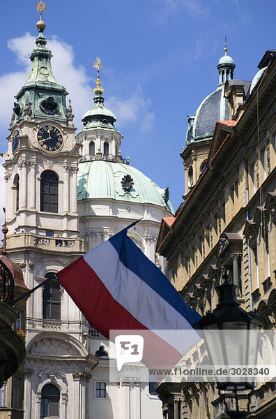 Tschechische Republik  Prag  St. Nikolaus Kirche  Nationalflagge