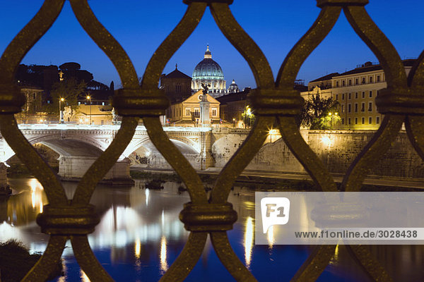 Italien,  Rom,  Vatikanstadt,  Basilika Sankt Peter,  von der Ponte Vittorio Emmanuele aus gesehen