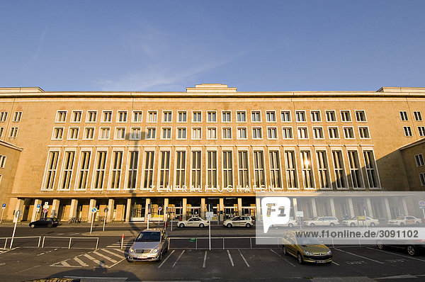 Flughafen Tempelhof  erbaut 1934-1941  Berlin  Deutschland