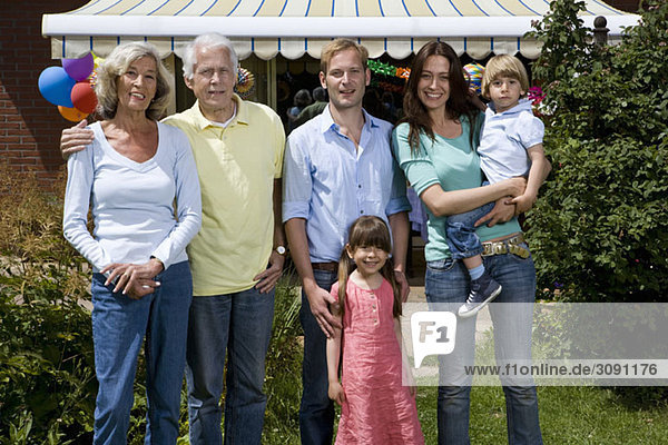 Porträt einer Mehrgenerationen-Familie