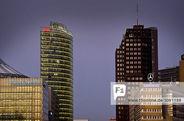 Hochhaus der Deutschen Bahn  Bahntower  am Potsdamer Platz  Berlin  Deutschland