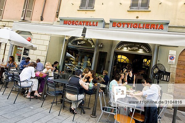 Italien  Mailand  das Bottigleria Moscatelli Café in Corso Garibaldi
