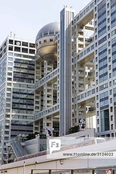 Fuji TV Gebäude  Tokyo  Japan  Flachwinkelansicht