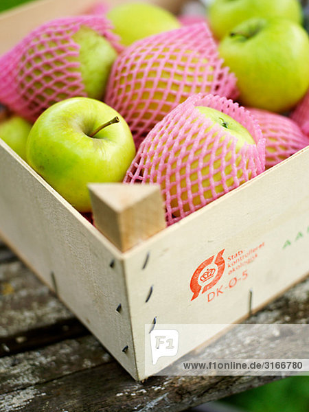 Äpfel in einer Box Schweden.