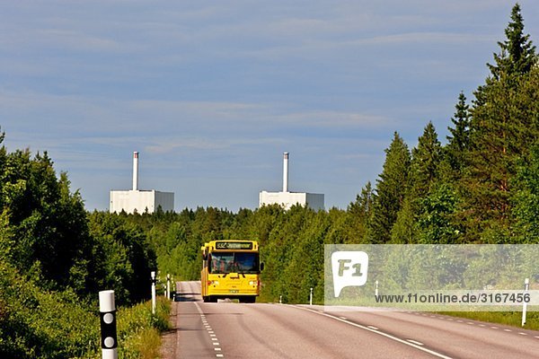 nahe Fernverkehrsstraße Omnibus Atomkraftwerk