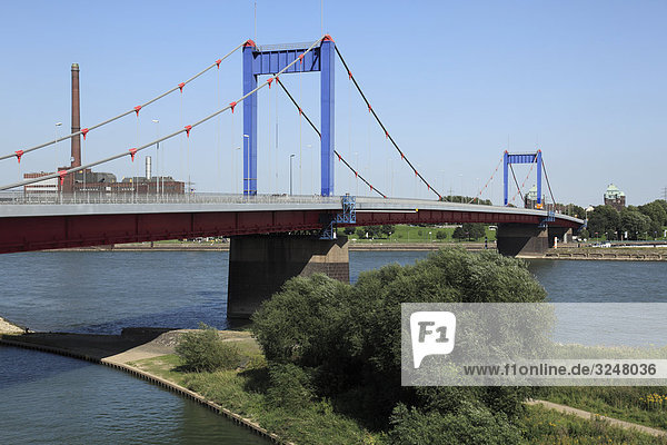 Friedrich-Ebert-Brücke  Duisburg  Deutschland
