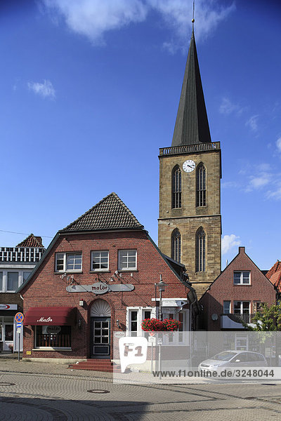 Cafe und Kirche in Emsbüren  Deutschland