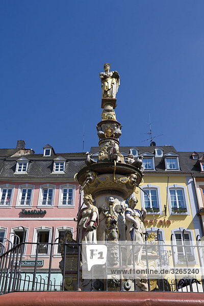 Germany  Rhineland-Palatinate  Treves  Marketplace with fountain
