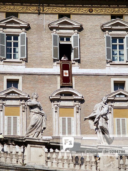 Papst Benedikt XVI im Papstpalast  Petersplatz  Rom  Italien
