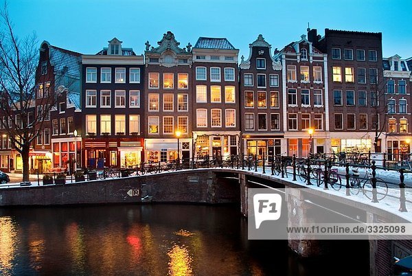 Abend,Abenddämmerung,Amsterdam,Architektur,Aussen