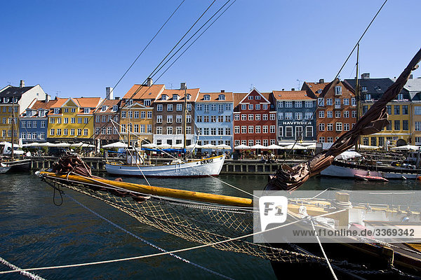 Dänemark  Kopenhagen  Nyhavn  Kanal  Kanal  Boote  Fassaden  Reisen bunt  Reisen  Tourismus  Ferien  Urlaub