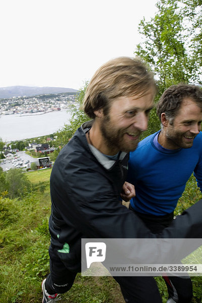 Zwei Männer ausgeführt  Norwegen.